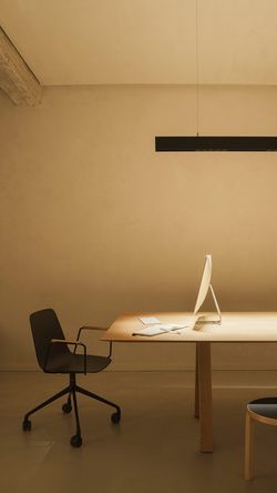 Zwarte Foster Susp 1600 Flood 3000K