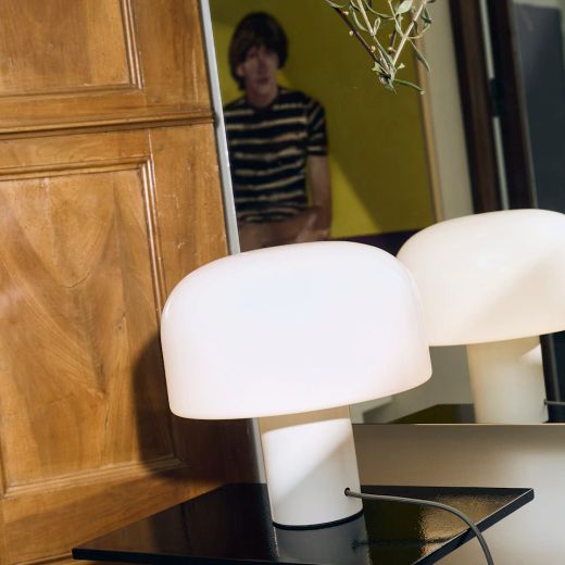 Bellhop Glass T Tischlampe Weiß