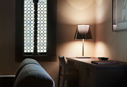 Candeeiro de Mesa Ktribe T1 Dim Eu Prata