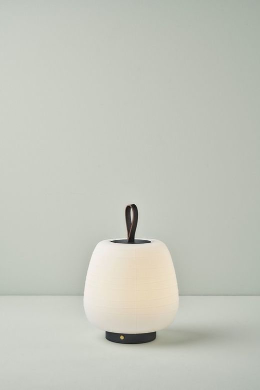 Batterijlamp model Misko Camp Walnoot van BLux