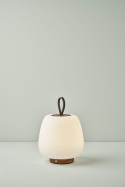 Batterijlamp model Misko Camp Walnoot van BLux