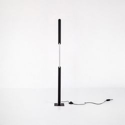 Schwarze LED-Stehlampe Sindri