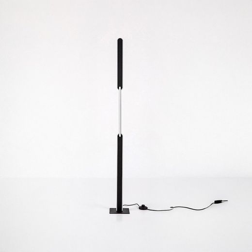 Schwarze LED-Stehlampe Sindri