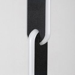 Schwarze LED-Stehlampe Sindri