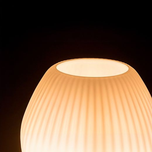 Vinelle weiße Tischlampe